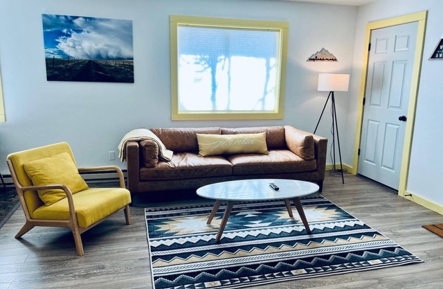 Glacier Lake 2nd floor 2 bdrm condo