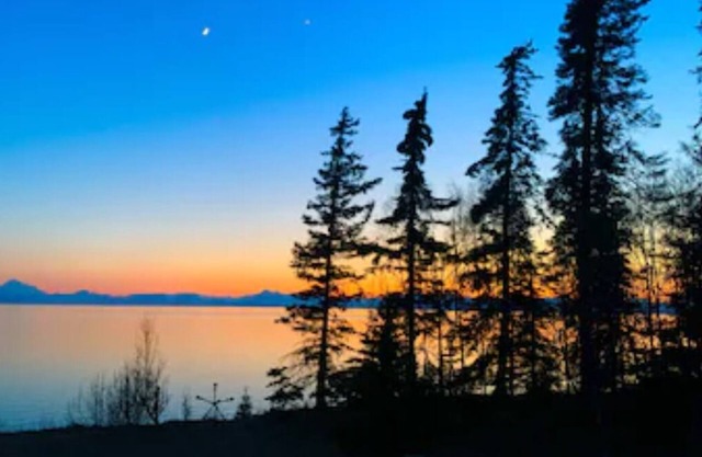 Glacier View Cabin! *Waterfront *Discounted Weekly/Monthly Rates