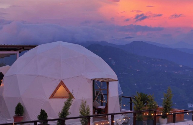 Glamo Home Cheog, Shimla with Private Projector, Pool Table,Hot tub