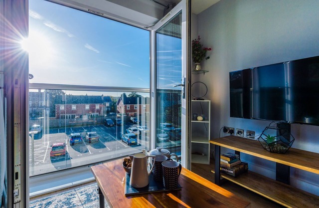 Glamorous Apartment with Parking in Sheffield