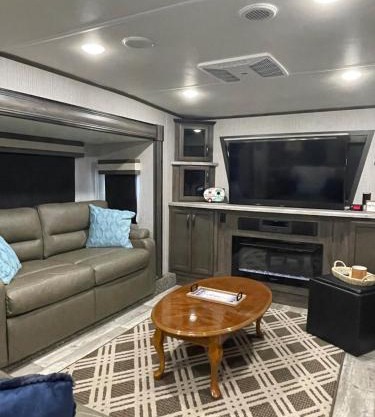 Glamping at its best-sleeps 6 with golf cart