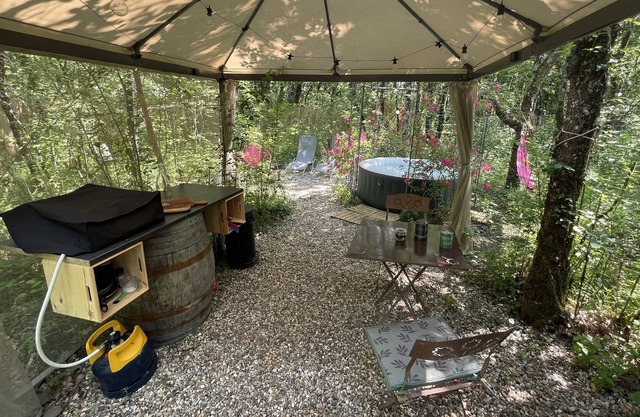 Glamping Black box