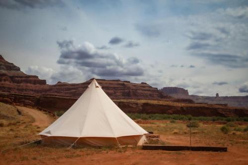 Glamping Family Tent At Private Riverside Ranch