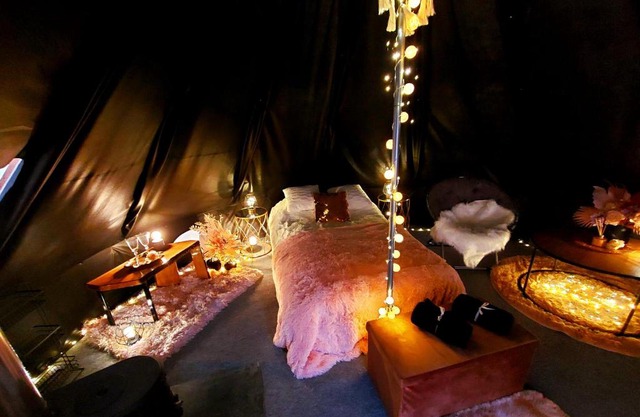 Glamping in - luxury tent