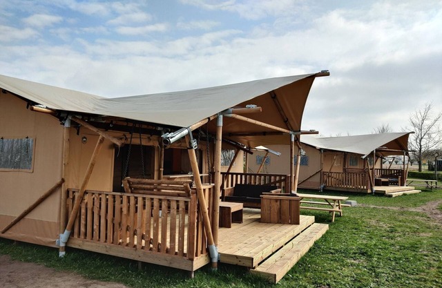 Glamping tent with AC and a view of the Kuinderbos
