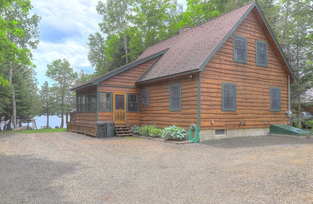 Glandore | Private Waterfront w/Dock & Hot Tub