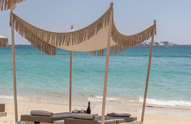 Glaronissi Beach