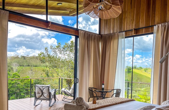 Glass Cabin Fortuna/Private/Farm Experience