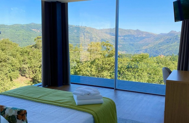 Glass house overlooking Gerês