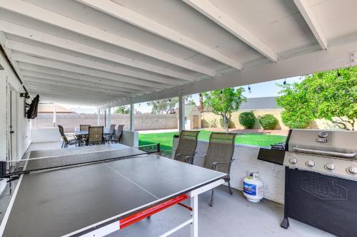 Glendale Home with Pool, Basketball and BBQ!