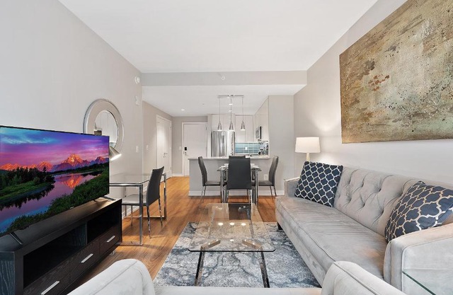 Global Luxury Suites Center City