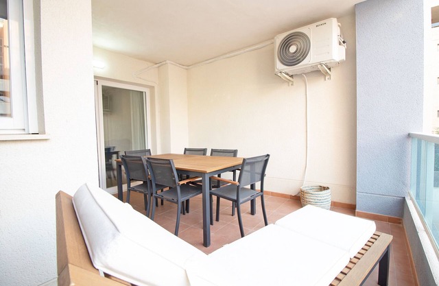 Global Properties: Apartment on the beach in Canet d'en Berenguer