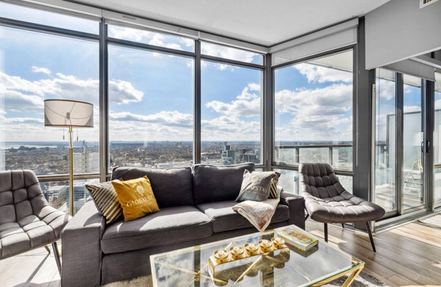 GLOBALSTAY. 3 BR Enchanting Panoramas Lake Ontario