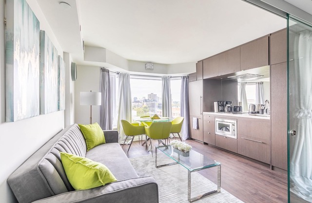 GLOBALSTAY. Forest 1bd+den in Yorkville 10 Floor