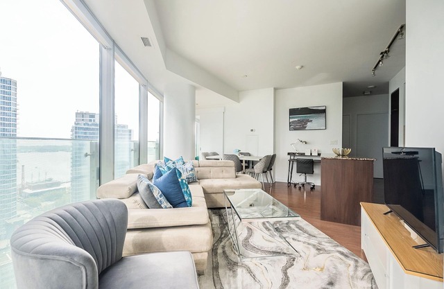 GLOBALSTAY. Gorgeous 2 BR 2 BA in the Heart of Downtown