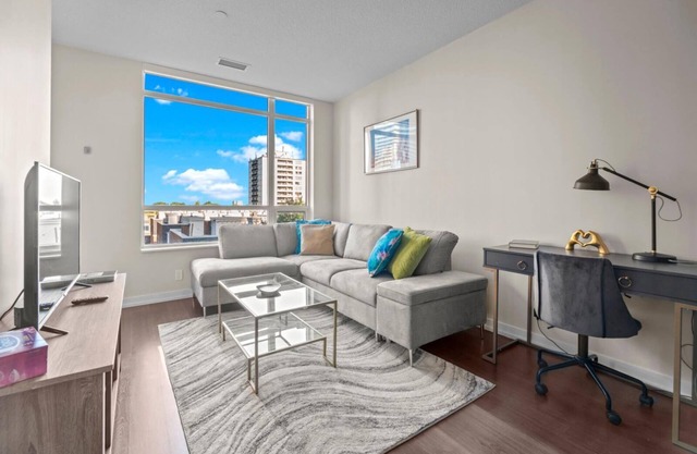 GLOBALSTAY. luminous 2 Bedroom Apartment with Balcony