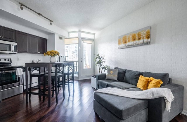 GLOBALSTAY. Modern 1 Bedroom + Den Unit Downtown