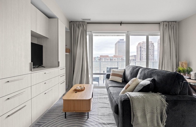 GLOBALSTAY Teahouse Condos in DT Toronto