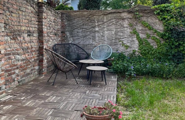 Gloria 4 comfortable 1-bedroom with WiFi and AC in charming Beograd
