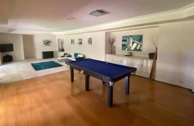 Glorious Family Hideaway with Palatial 6BR 4B