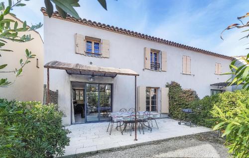 Gorgeous Home In Saint-Laurent-De-La-Cabrerisse