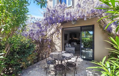 Gorgeous Home In Saint-Laurent-De-La-Cabrerisse