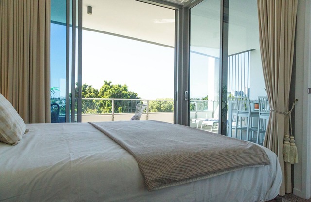 Gold Coast Gem, family sized apartment with pool table and fantastic views