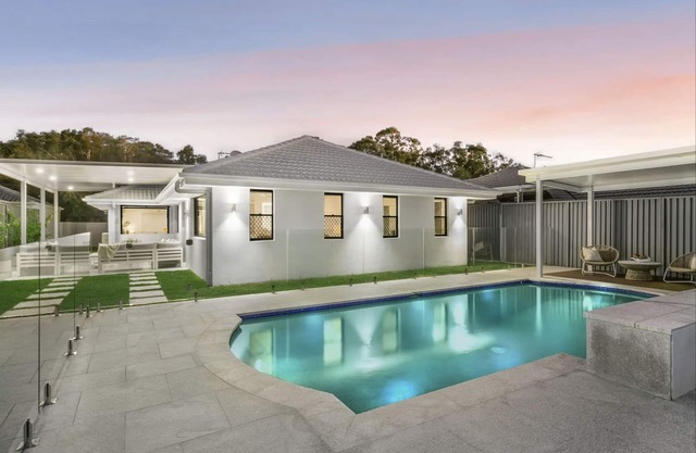 Gold Coast hotspot, close to beach