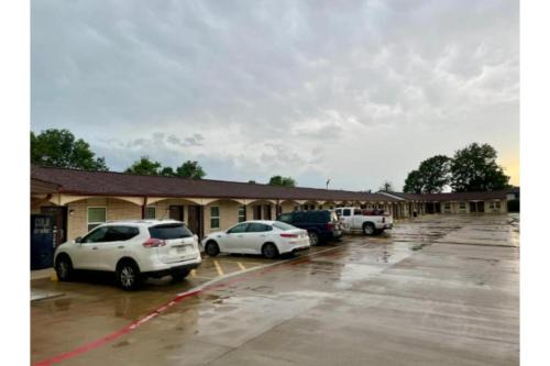 Golden Inn By Hotel O Balch Springs I 20