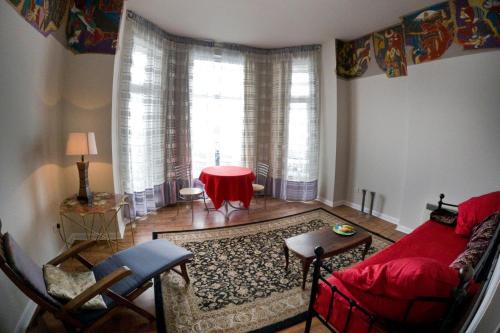 Golden Tides Seaside Retreat in Saint Leonards
