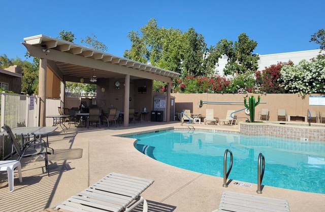 Golf course condo 2/2.5 baths Gated community with 5 miles of everything!