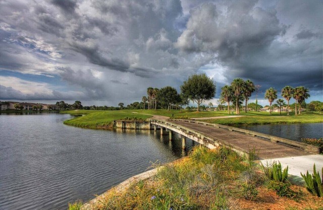 Golf course views | 2BR, 2nd floor condo | Heritage Oaks - Eagle Hunters