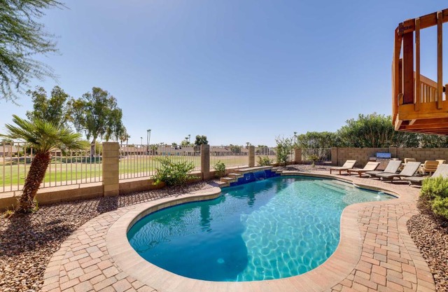Golf Course Views Stunning Oasis in Phoenix!