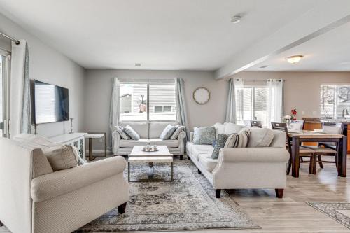 Golf, Hike, Explore and More Cozy Retreat in Denver