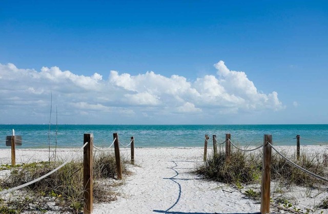 Golf, Pool & Beach!
