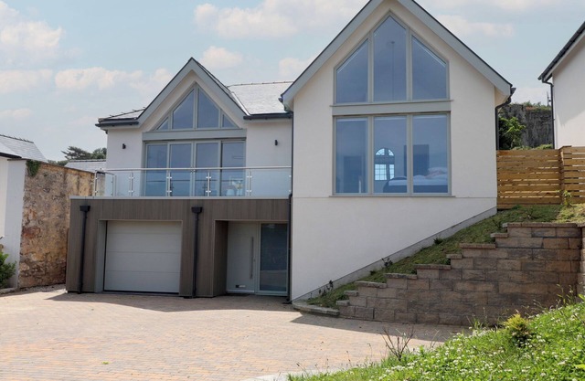 GOLYGFA GELE, pet friendly, country holiday cottage in Llanddulas