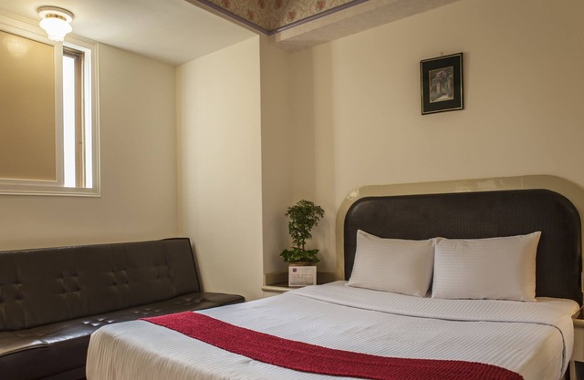 Good Hotel