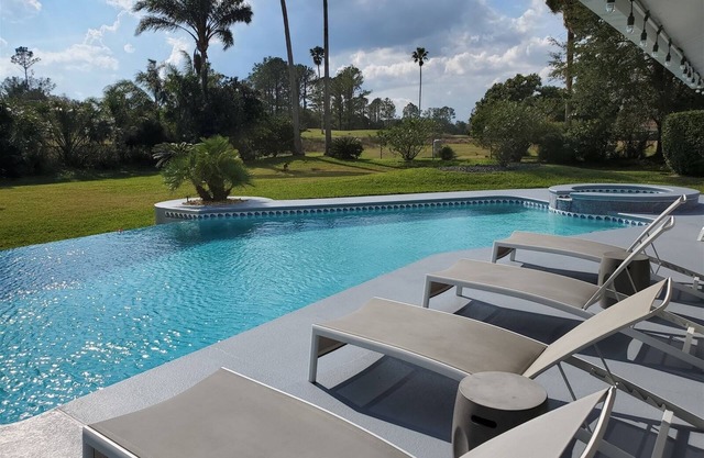 Good Vibes at Swiss | 3 Bed, 3 Bath