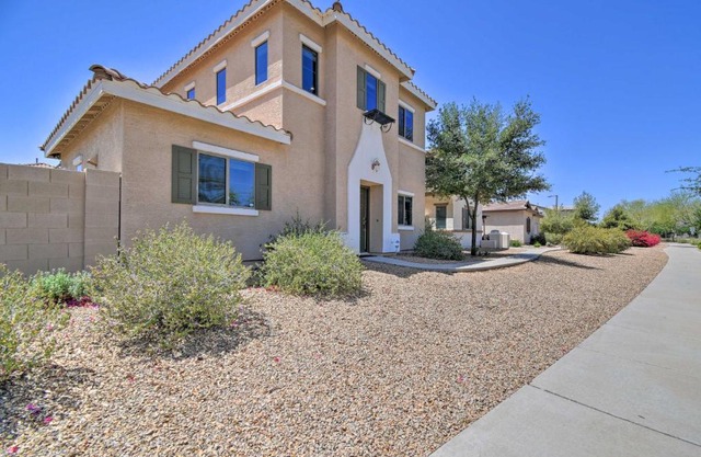 Goodyear Escape with Grill Community Pool Access!
