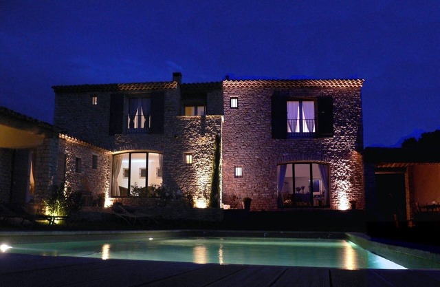Gordes - Luberon - Provence: Superb air-conditioned villa, heated swimming pool, quiet