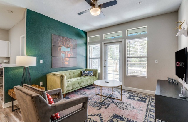 Gorgeous 2BR in Champion City Park 2863