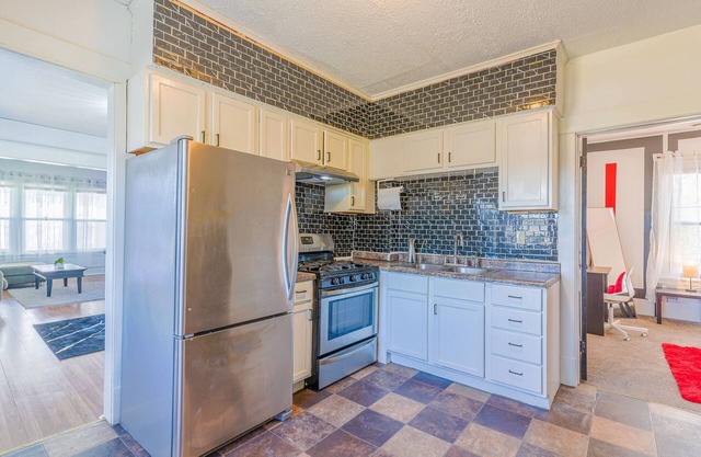 Gorgeous 3 bedroom getaway 5 minutes from downtown St.Paul
