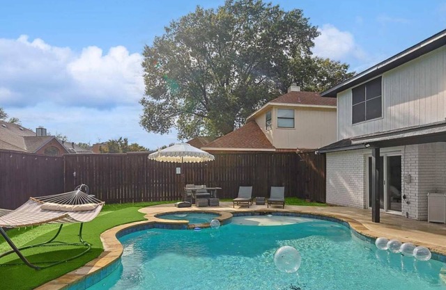 Gorgeous 4BD 2,5Bath Home 15min to DFW Int Airport