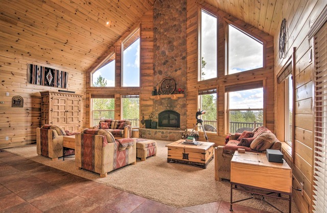 Gorgeous Alton Cabin w/Deck + Mountain Views