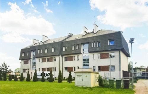 Gorgeous Apartment In Nowe Warpno