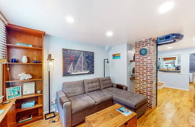 Gorgeous & bright retreat with patio, firepit, W/D, & stunning rooftop views