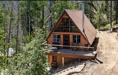 Gorgeous Cabin with Fireplace and Stunning Forest Sights in Prescott, Arizona