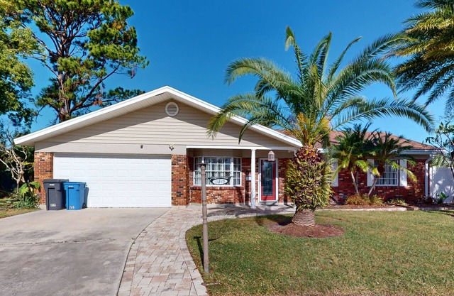 Gorgeous dog-friendly waterfront oasis with patio, fire pit, & amazing views