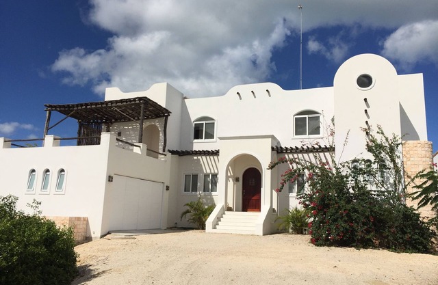 Gorgeous Emerald Coast Beachfront Home; Bring Friends & Family