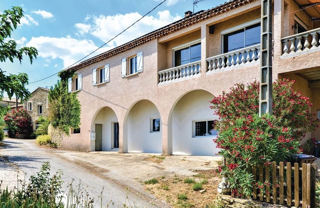 Gorgeous home in Montaren et St Mediers